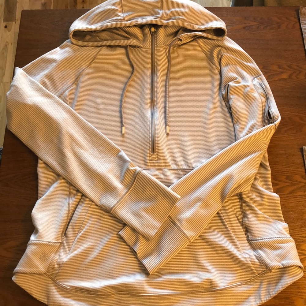 Athleta women’s long sleeve pullover